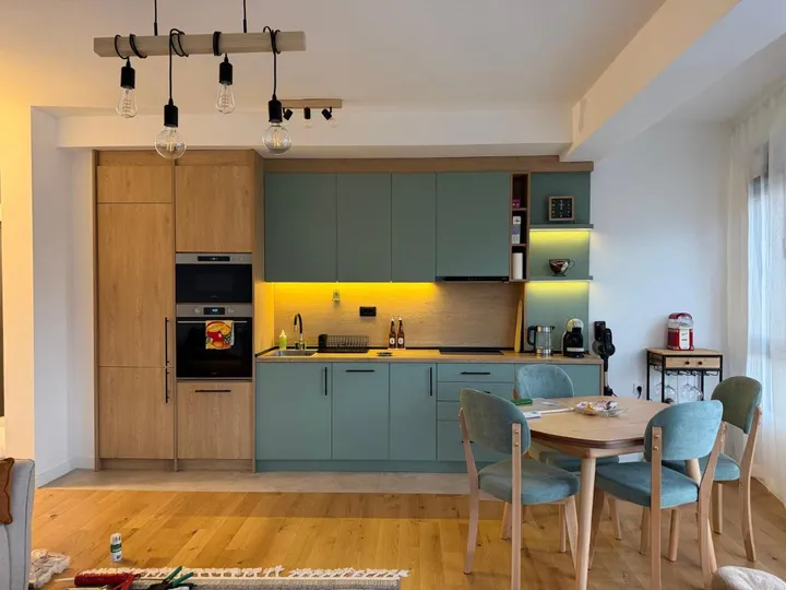 Kitchen and dining corner